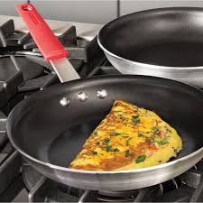 10 Inch Cast Aluminum Skillet Professional Kitchen Performance