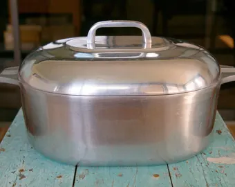 Magnalite 4269 Pot Professional Cast Aluminum Cooking Performance