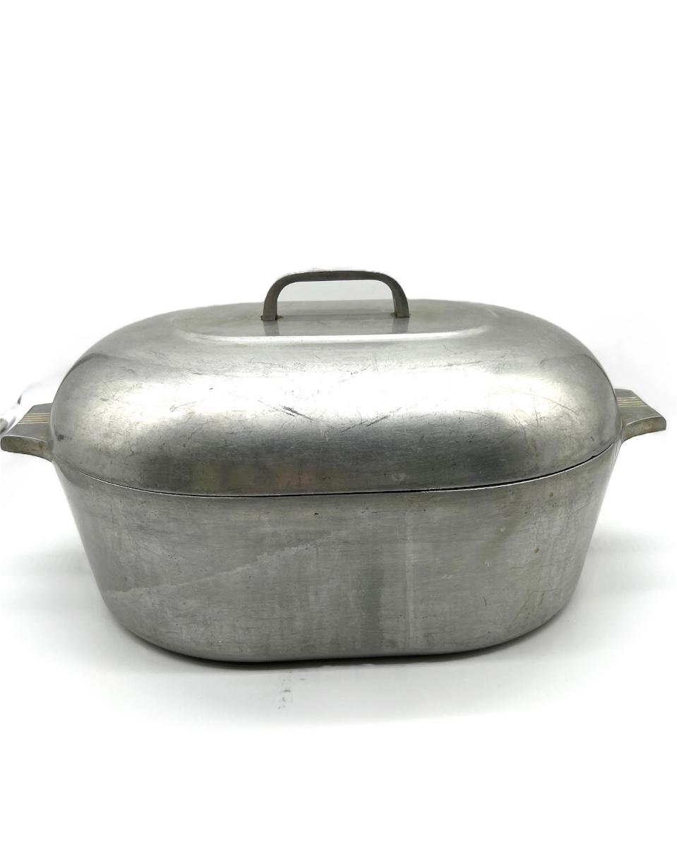 Magnalite Classic Oval Roaster - Wagner Ware Heritage